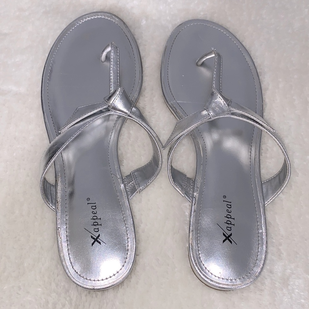 Xappeal Silver Sandals with bow tie